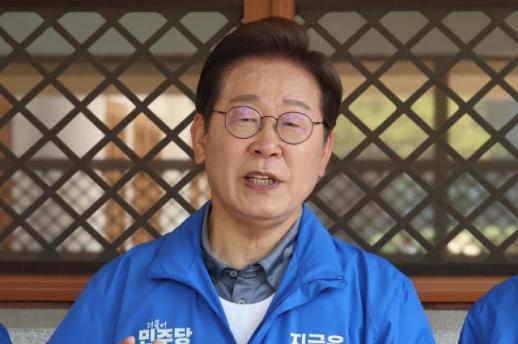 Public opinion manipulation allegations roil final days of election
