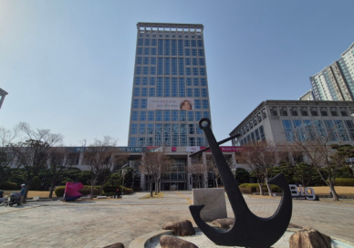 가덕도신공항, 보상협의 본격 돌입...668필지 손실보상 착수 外