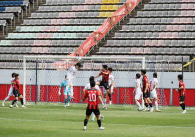 창원FC, 춘천 꺾고 홈에서 값진 승리...스폰서 데이 흥행도 합격점