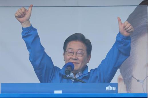 이재명, 수도권 돌며 지지층 굳히기 "내란 세력 심판"