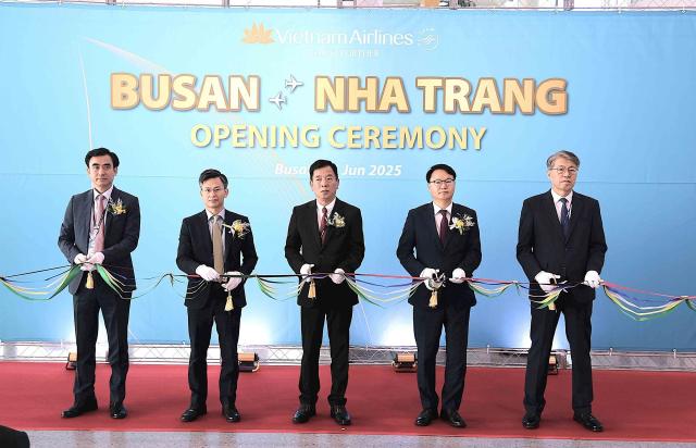6월 1일 열린 베트남항공 부산-베트남 냐짱나트랑 직항 노선 개장식 사진베트남통신사