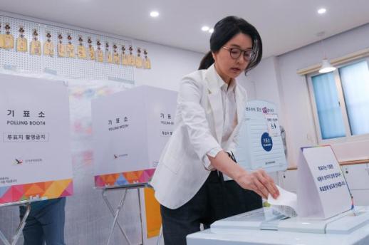 [포토] 김건희 여사, 제21대 대통령 선거 투표