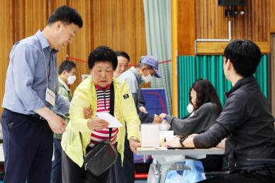 21대 대선 정오 투표율 22.9%…1000만명 돌파