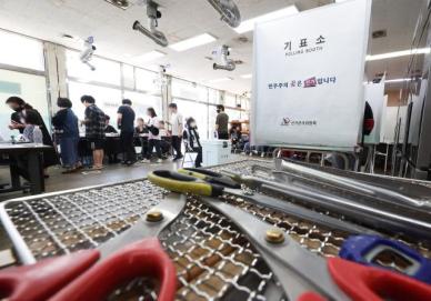 대선 당일 오후 1시 투표율 62.1%…직전 대선보다 0.8%p↑