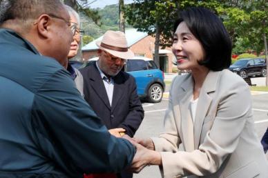 2전 3기 이재명 곁엔 35년 동반자 김혜경…묵묵한 조용한 내조 빛났다