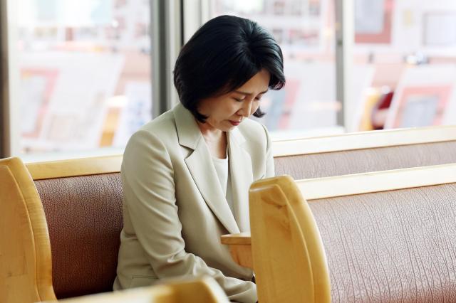 기도하는 김혜경 여사사진연합뉴스