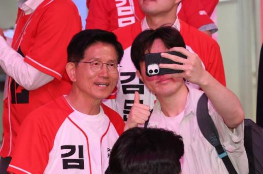 김문수, 이재명에 축하..."국민 선택 겸허히 받들겠다"