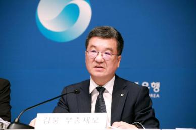 한은 소비자물가, 하반기 1% 후반 전망…美관세 등 리스크 잠재