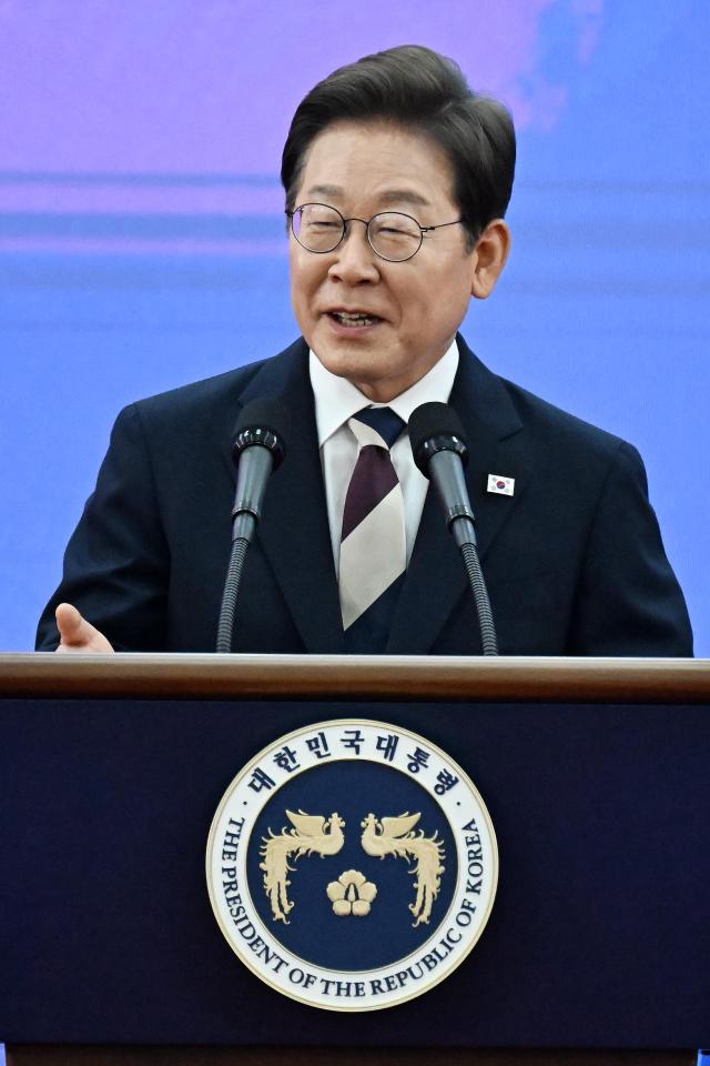 이재명 대통령이 4일 서울 여의도 국회에서 열린 제21대 대통령 취임선서식에서 연설을 하고 있다 사진아주경제DB