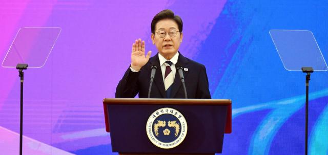 이재명 대통령이 4일 서울 여의도 국회에서 열린 제21대 대통령 취임선서식에서 취임 선서를 하고 있다 20250604
사진유대길 기자 dbeorlf123ajunewscom