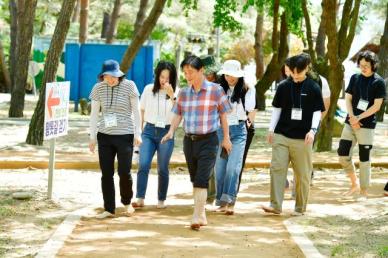 최문순 화천군수, MZ 세대 공직자 맨발 간담회