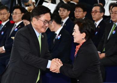 우원식, 현충일 맞아 비상계엄 막아준 국민 뜻 받들 것