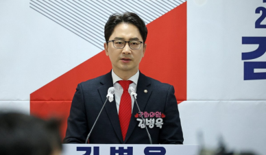 "대권주자 키우는 이재명, 짓누르는 보수"… '자해정당' 자조 나왔다