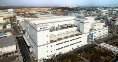 돈 되는 것 다 판다...롯데케미칼 이어 LG화학도 사업부 분할 매각 나서