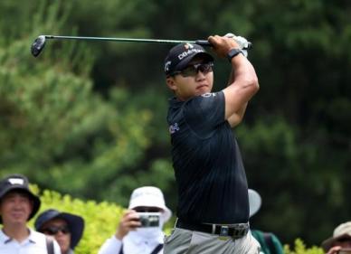 스크린 골프 제왕 김홍택, KPGA 투어 부산오픈 우승…시즌 첫 승