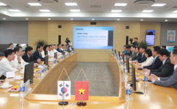베트남 공안부 장관, 삼성 투자 앞두고 현지 공장 방문 "안전한 투자환경 보장"