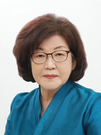 국가무형유산 자수장 보유자 김영희 씨 사진국가유산청