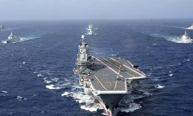 中国の空母、連日の韓日EEZ航海で緊張が高まる…戦闘機の離着陸も