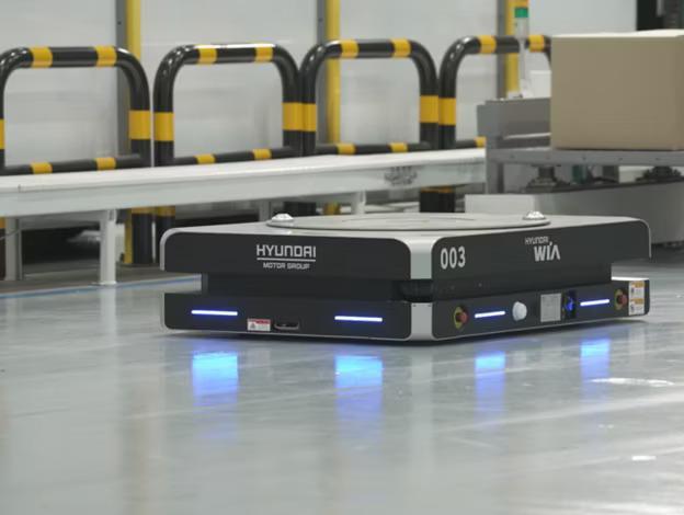 Autonomous mobile robot AMR operating on a private 5G network Courtesy of Hyundai Motor