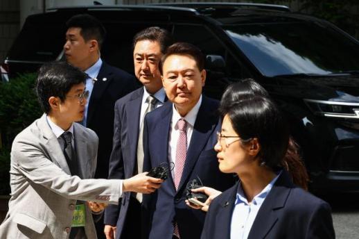 尹锡悦出席第六次庭审