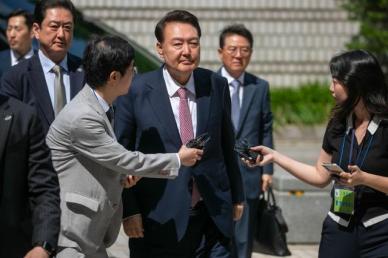 [포토] 윤석열 전 대통령, 대선이후 첫 내란 혐의 재판 출석