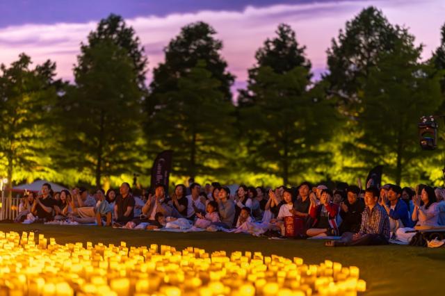 1만 5000개 촛불과 선율의 밤…순천만국가정원 '캔들라이트 콘서트' 황홀