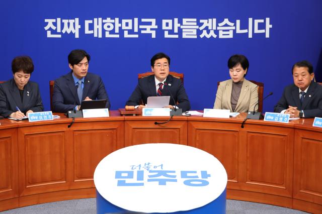 박찬대 더불어민주당 당대표 권한대행 겸 원내대표가 지난 5일 국회에서 열린 최고위원회의에서 발언하고 있다 사진연합뉴스