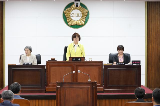 동해시의회가 제353회 제1차 정례회를 개회하고 있다 사진동해시의회