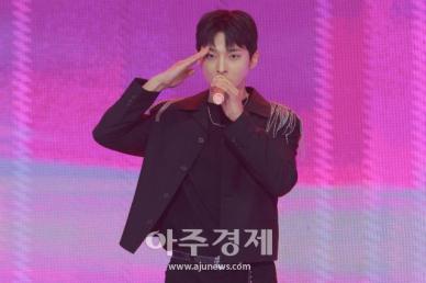 [포토] 성리, 필승! 전역을 신고합니다 (더트롯쇼)