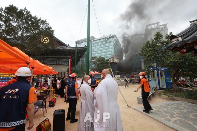 Fire breaks out at the Korean buddhist history and culture memorial hall at Jogyesa temple in Jongno Seoul on June 10 2025 AJP Han Jun-gu