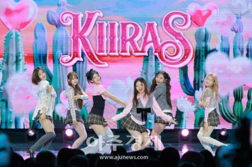[포토] 더쇼 무대 오른 KIIRAS(키라스)