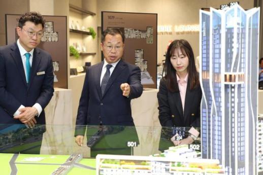 정희민 포스코이앤씨 사장, 용산정비창 홍보관 방문... 역량 총동원