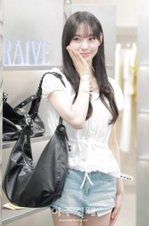 [포토] 노제, 수줍은 포토타임