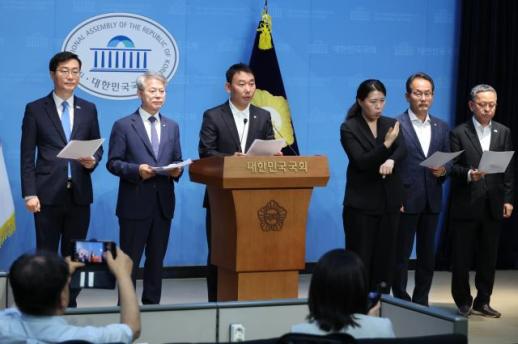 거여된 민주, 검찰청 폐지 드라이브 시동...3개월 이내 통과