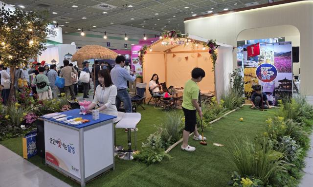 달성군은 ‘파크골프의 메카’를 지향하며 마련한 파크골프 체험 이벤트는 현장에서 큰 인기를 끌었다 사진대구달성군