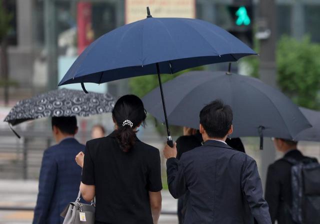 Rainy season to start early this year with first monsoon rainfall in Jeju