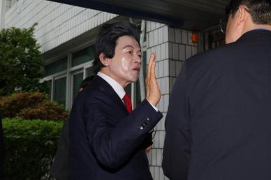 영정 능력 있다 주장한 허경영, 사기·준강제추행 등 혐의로 구속기소
