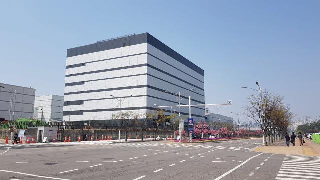 이재용 초거대 AI 승부수… 삼성, 국내 1위 슈퍼컴퓨터 가동