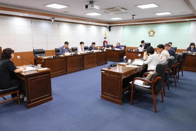 동해시의회가 행정사무감사특별위원회를 열고 있다 사진동해시의회