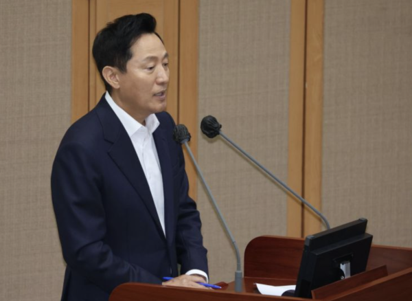 오세훈 서울시장이 11일 서울 중구 서울시의회에서 열린 정례회 시정질문에 참석해 답하고 있다 사진연합뉴스