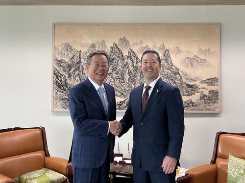 美 고위관리 첫 방한 협의...