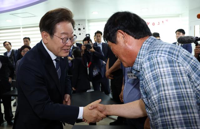 李대통령, 안보 행보 강화…전방부대 장병·접경 마을 위문 방문
