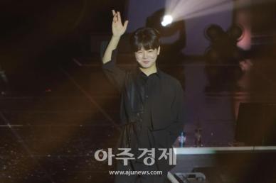 [포토] 유튜브 팬페스트 코리아 2025 무대 오른 니키