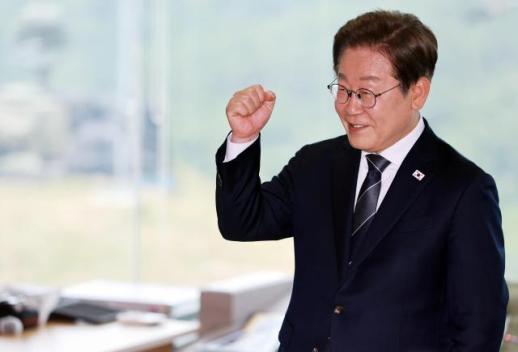 李在明首份成绩单出炉 施政好评率为58.6%