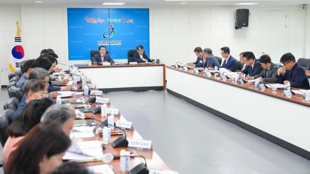 긴급 간부확대회의 장면사진충남교육청