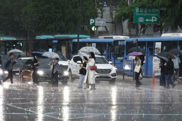 首都圏に強い雨や落雷・突風…1時間当たり10mm