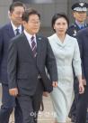 [포토] G7 정상회의 참석차 캐나다로 떠나는 이재명 대통령 내외