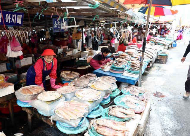TRAVEL: A taste of Busans past and future at Jagalchi Market