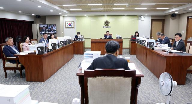 충남도의회 행문위 '충남 인권 조례' 폐지 대신 절충안 역제안