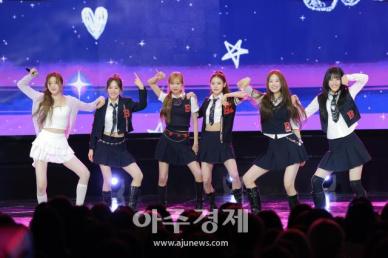 [포토] 더쇼 무대오른 izna(이즈나)
